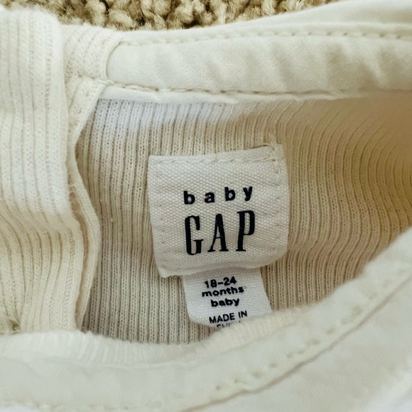 Baby Gap White Collared Long Sleeve Button Down Onesie 18-24 months - Picture 6 of 6